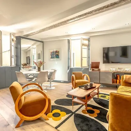 Kelly - Center Of Apartment
